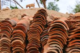 casa de quincha junta de embarra cob house mud home clay tiles