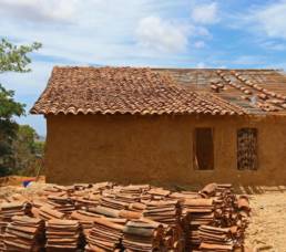 panama blissfud kristina barile ayurveda casa de quincha junta de embarra cob house mud home natural barro